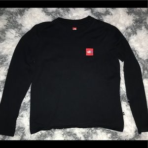 Black north face shirt